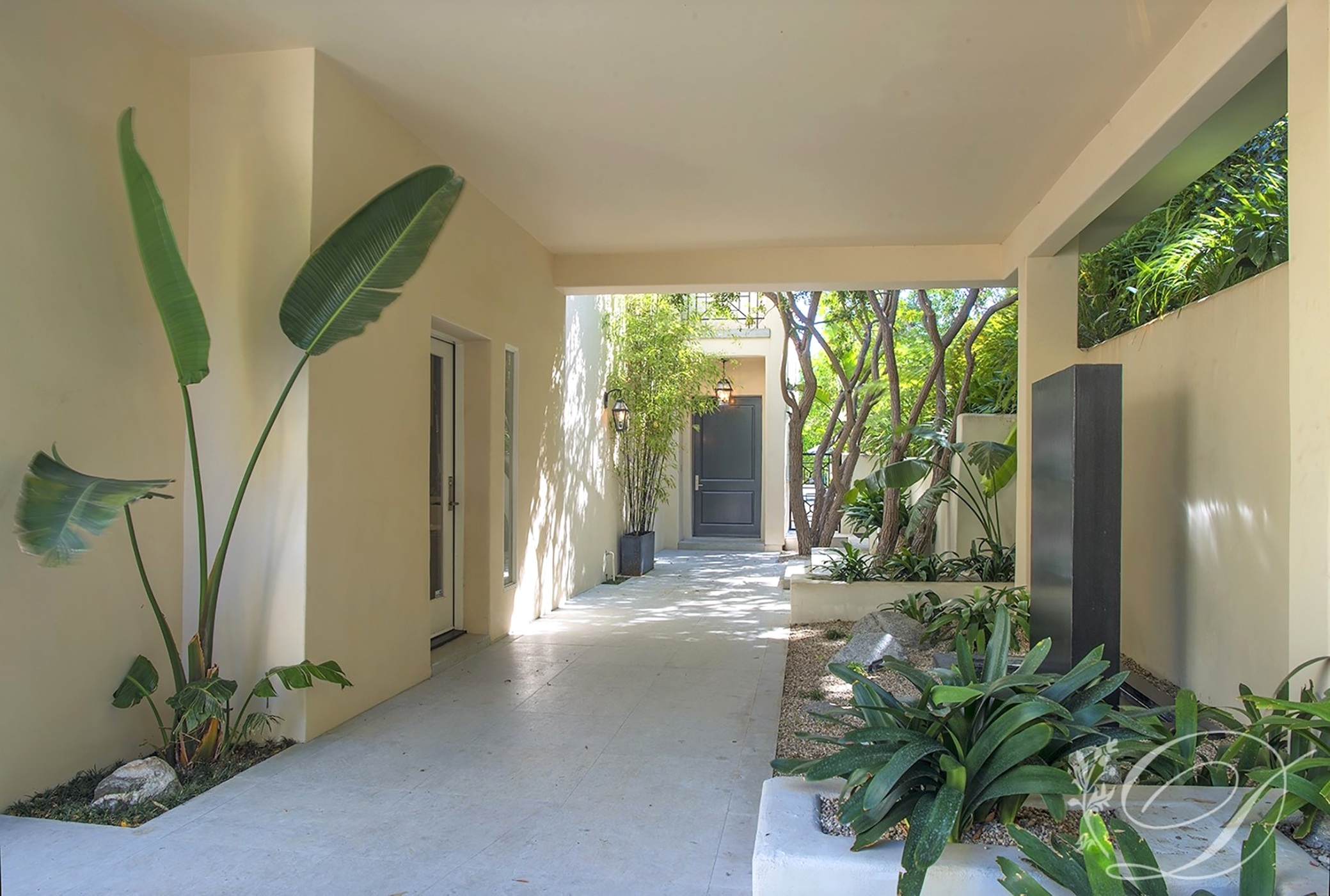 001_Exterior-_Beverly-Hills-Contemporary-Front-Entry-(2)