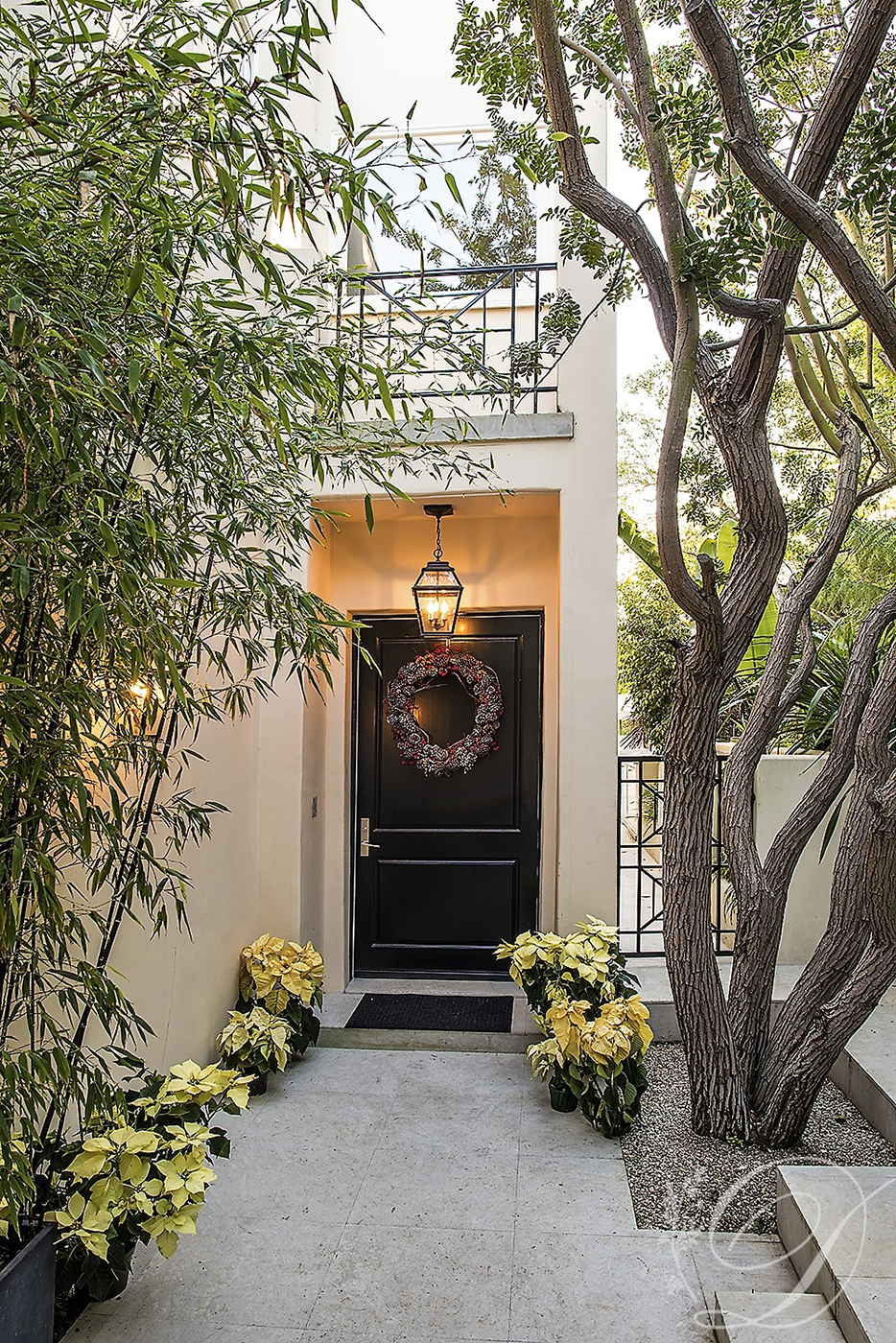 002_Exterior_Beverly-HIlls-Contemporary-Entry