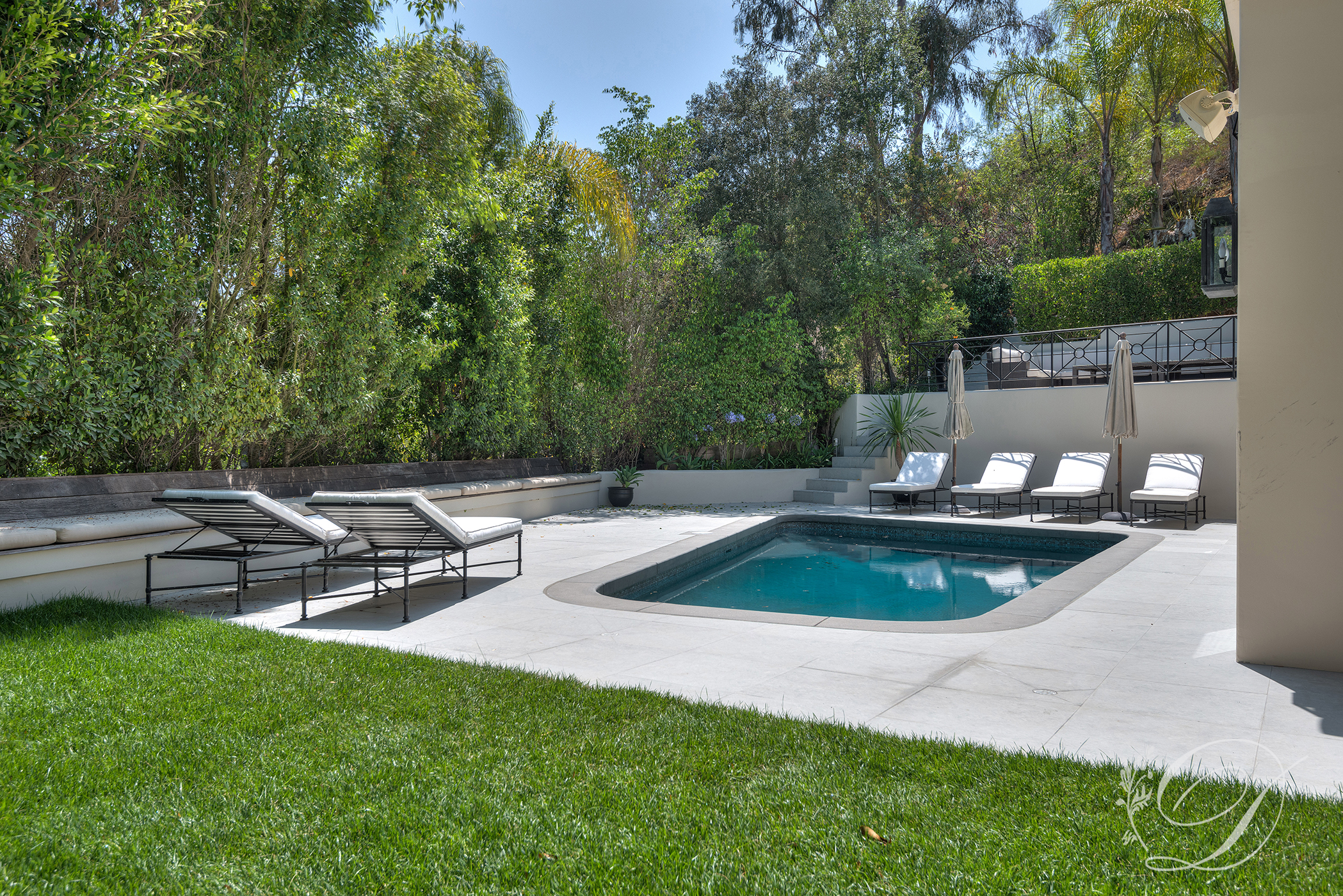 006_Exterior_Beverly-Hills-Pool-